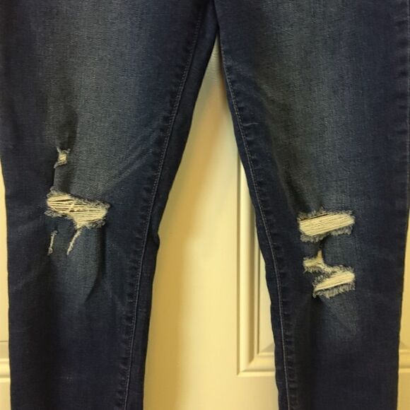 Old Navy Rockstar distressed mid-rise skinny Jeans - Picture 5 of 12